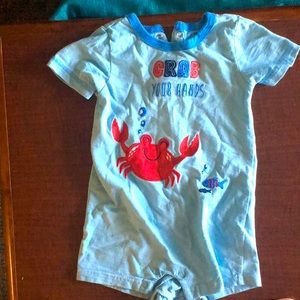 Crab beach light blue onesie